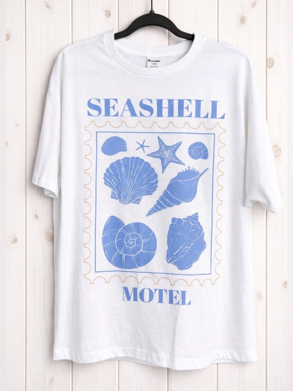 No Boundaries Oversized “Seashell Motel”Graphic Tee~Nautical~Beach~ Size Large - Picture 6 of 13
